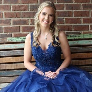 Juliet Navy prom dress size small